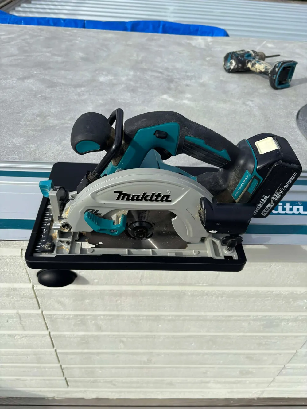 Makita Dhs680 geleiderail adapter