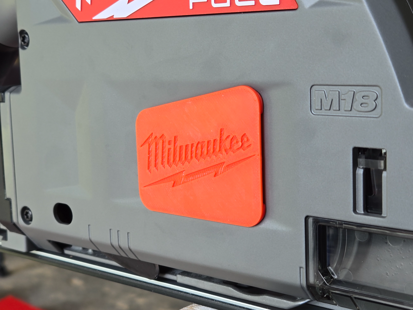 Milwaukee invalzaag stofkap