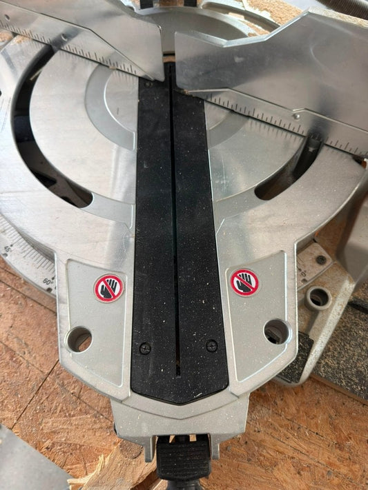 Zero Clearance Makita DLS111