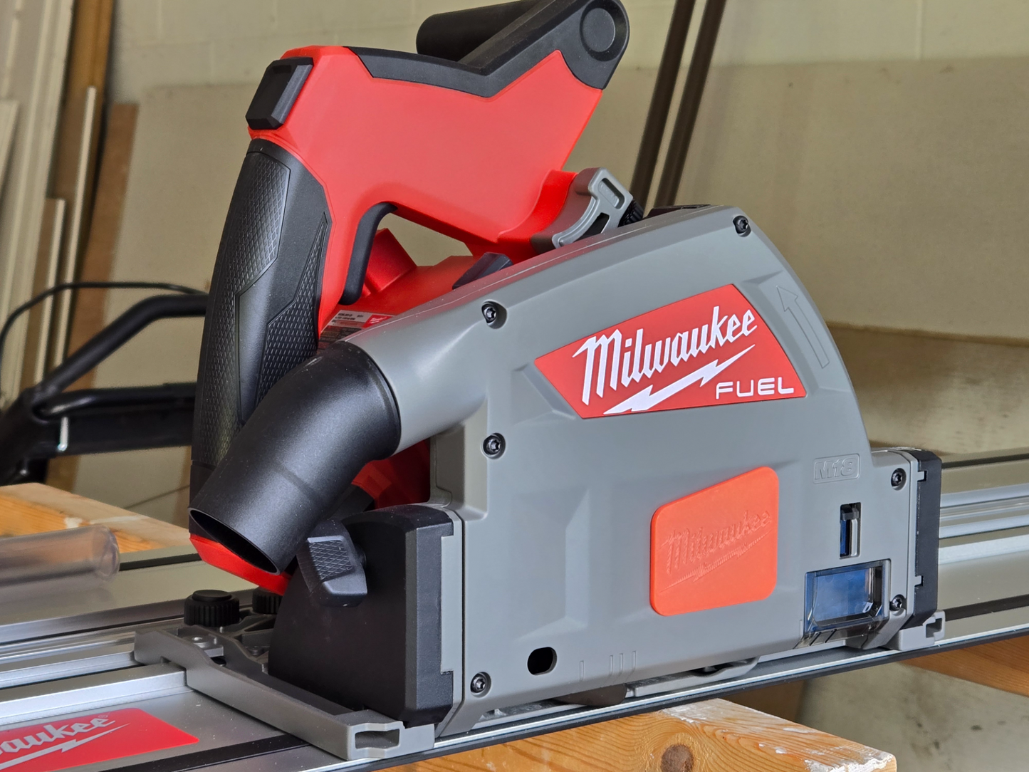 Milwaukee invalzaag stofkap